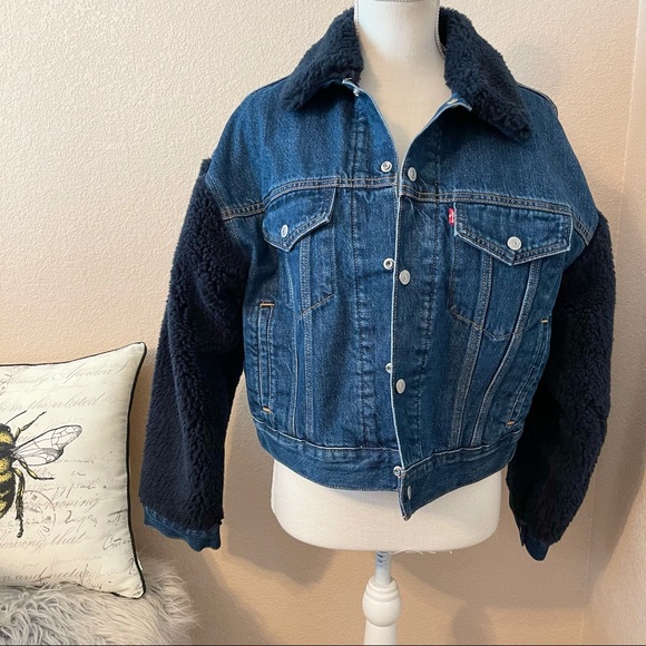 Levi's Cocoon Shearling Trucker Dark Wash Denim Sherpa Jacket - Picture 3 of 9